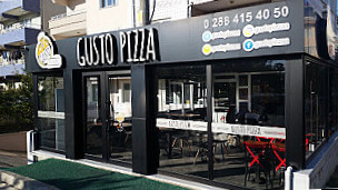 Gusto Pizza