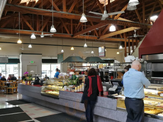 Fatapple's Bakery In El Cerrito