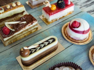 Carrara Pastries