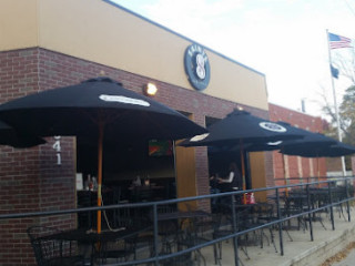 Saints Pub Patio Beaverdale