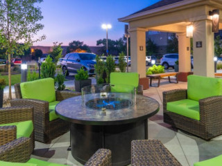 The Garden Grille At The Hilton Garden Inn Arvada