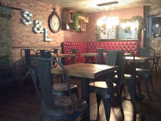 restaurant image
