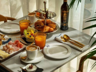 restaurant image
