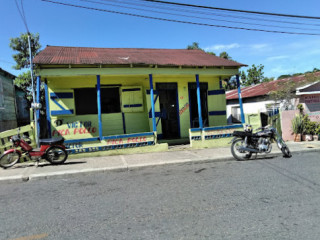 D Victor Pica Pollo Y Cafeteria