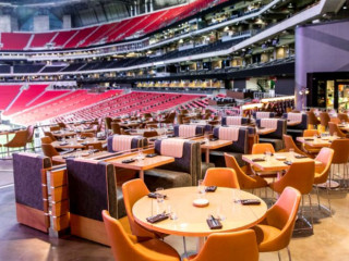 Molly B's At Mercedes-benz Stadium