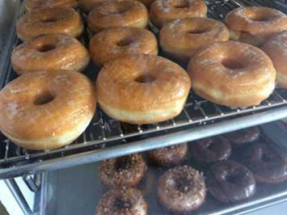 Lee's Donuts