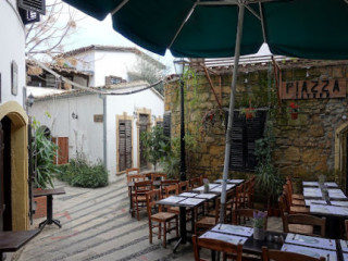 Piazza Tavern