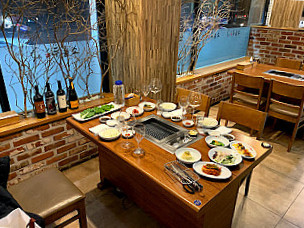 restaurant image