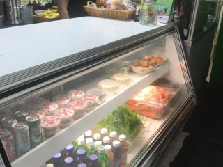 Ivy Juice And Deli