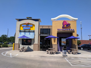 Long John Silver's Taco Bell (22428)