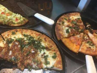 Izzy's Pizza Bar & Classic Buffet