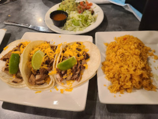 Los Gallos Taqueria