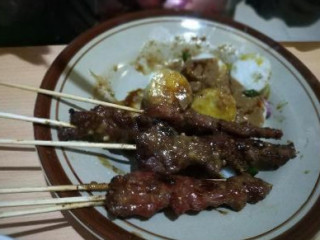 Sate Sapi Pak Kempleng