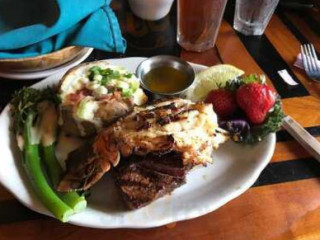 Los Arcos Steak Lobster