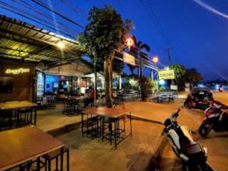 ร้านรวยรมย์ &bistro