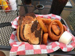 Alley's Classic American Diner And Bowl