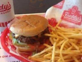 Freddy's Frozen Custard Steakburgers