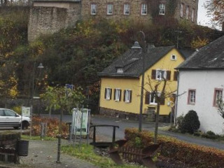 Q8 Tankstelle Dasburg Brücke