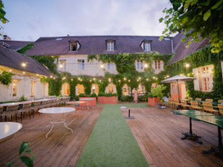 Hostellerie Des Clos Officiel