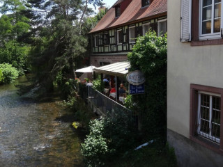 La Table Des Barons