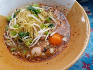 ก๋วยเตี๋ยวเรือแม่น้ำโขงยกซด