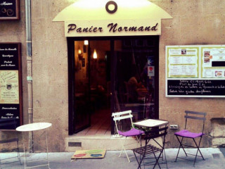 restaurant image