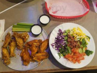 Pluckers Wing