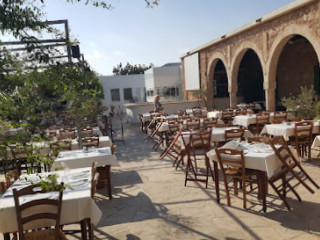 Taverna Mousikos