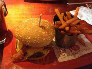 Red Robin Gourmet Burgers And Brews