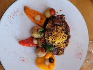 restaurant image