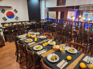 restaurant image