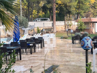 restaurant image