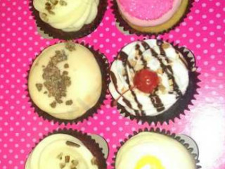 Smallcakes Cupcakery