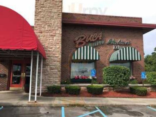 Buca Di Beppo Livonia