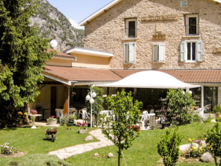 La Petite Auberge De Niaux