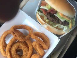 Carl's Jr.