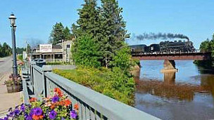 Emily's Eatery On Knife River