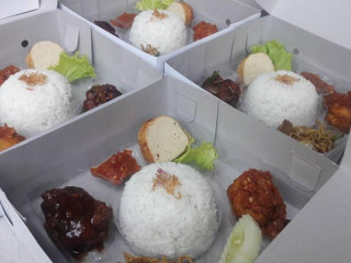 Rumah Makan Kurnia Dewi