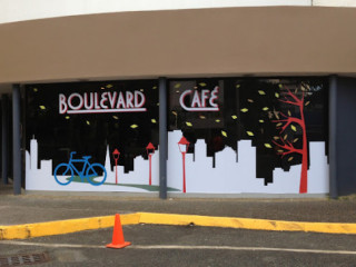 Boulevard Café