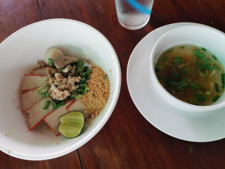 ร้านก๋วยเตี๋ยวสมนึก ห้วยป่าปก