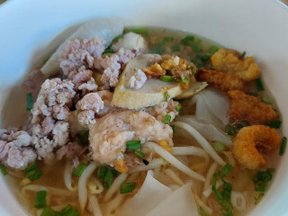 ก๋วยเตี๋ยวเรือกระทิสด วัดไชโย