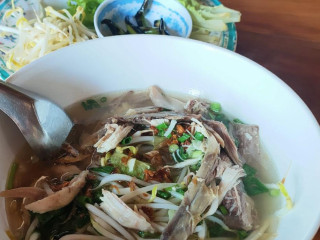 ก๋วยเตี๋ยวไก่ ลุงลอย