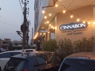 Cinnabon