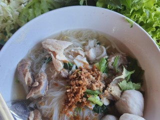 ก๋วยเตี๋ยวเต็นท์รถ สาขาแม่สรวย