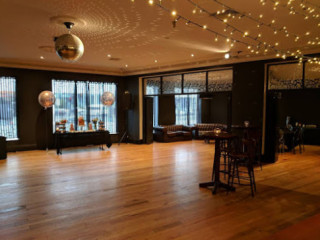 restaurant image