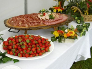 Körschgen Der Buffet Service. Klassikfood