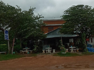 ร้านคุณลำใย ก๋วยเตี๋ยวเย็นตาโฟ อาหารตามสั่ง เครื่องดื่ม