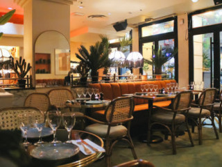 restaurant image