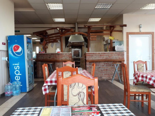 Mátyás Pizzéria és Étterem Vendégház