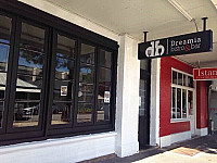 Dreamia Bistro & Bar